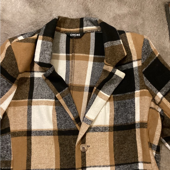 Blazer - Picture 2 of 4